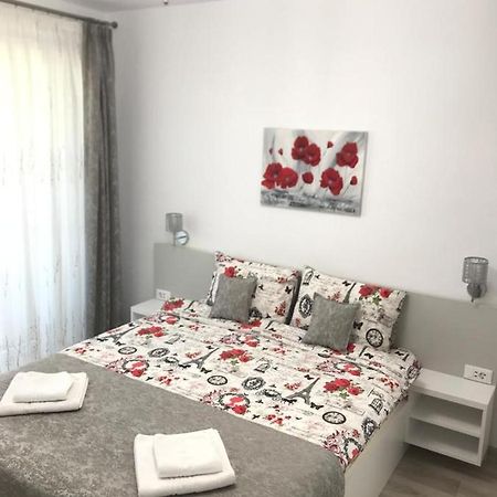 New Aparthotel Floresti Exterior foto